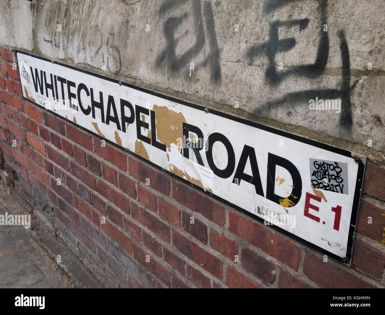 Whitechapel Road E1 street sign at the start of Whitechapel Road in Whitechapel, the East End, London Stock Photo
