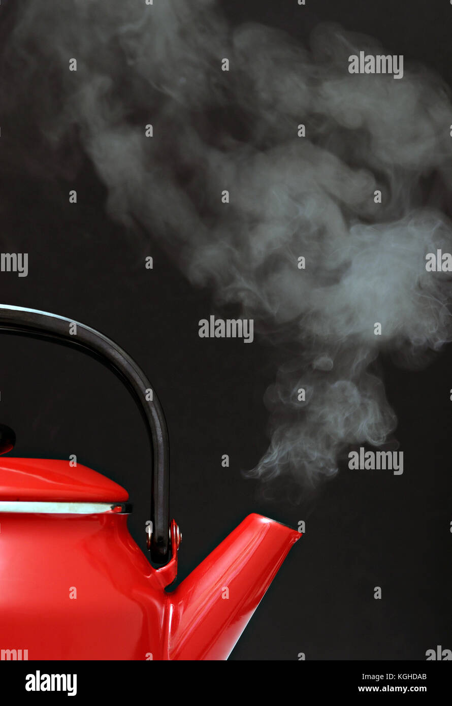 Steaming tea pot hi-res stock photography and images - Alamy