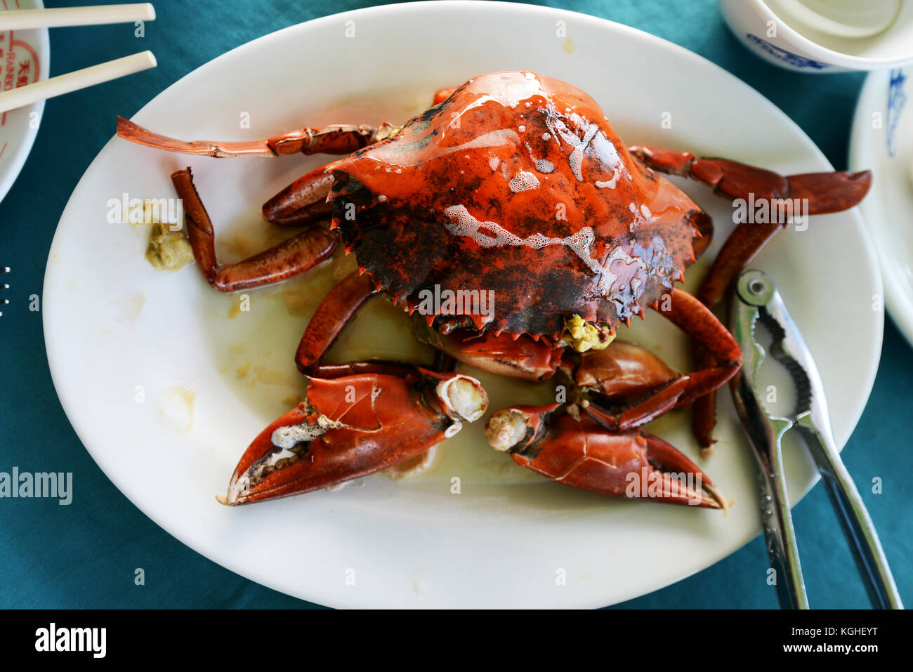 Freshly cooked crab served in a seafood restaurant in Sok Kwu Wan in Lamma Island, Hong Kong. Stock Photo
