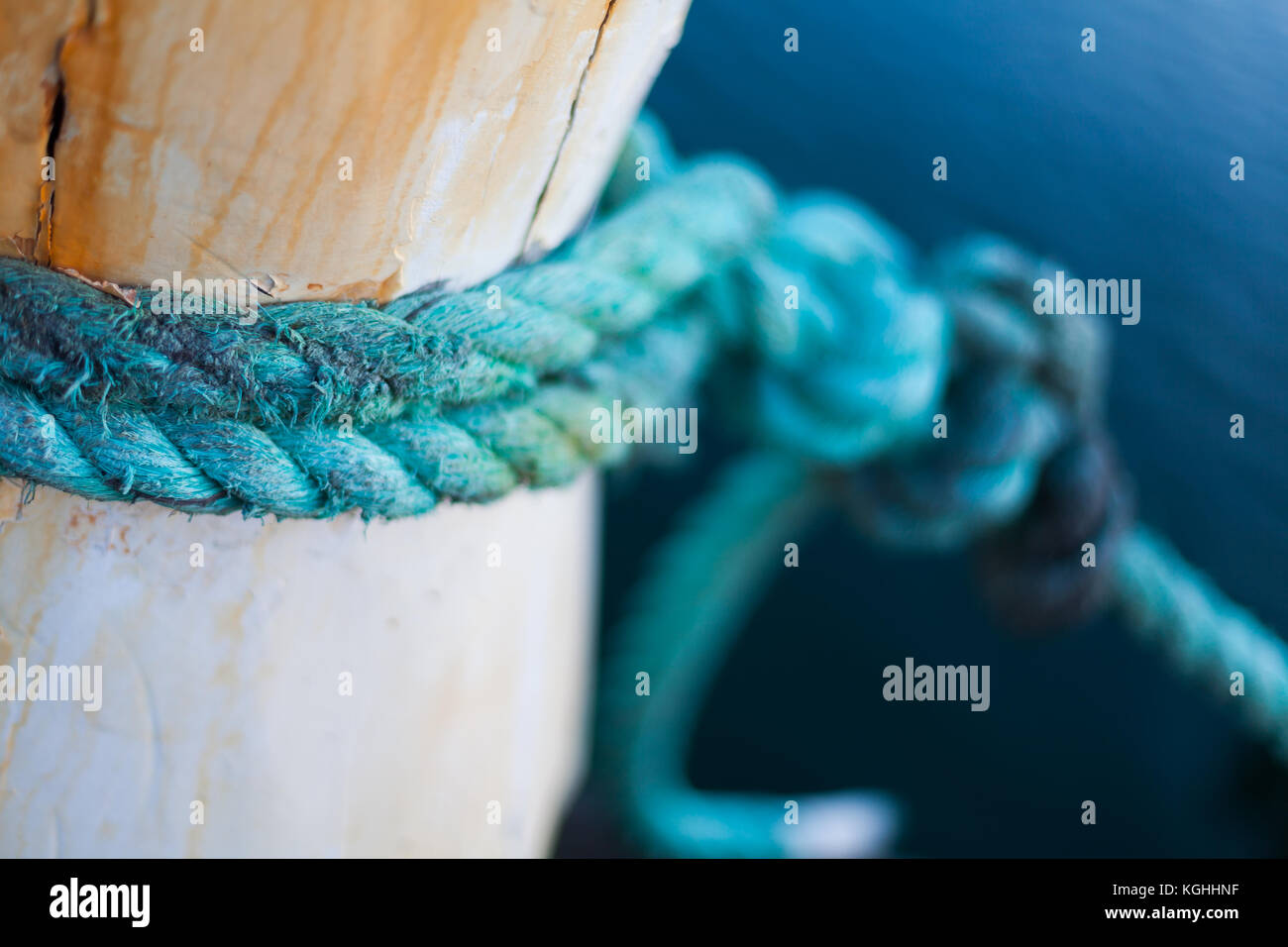Ship tie down tie down hires stock photography and images Alamy