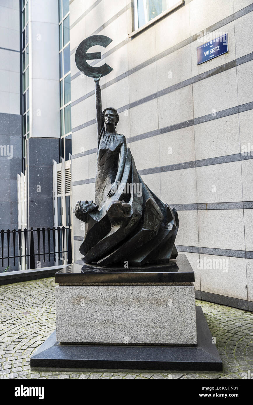Eu parliament brussels statue hires stock photography and images Alamy
