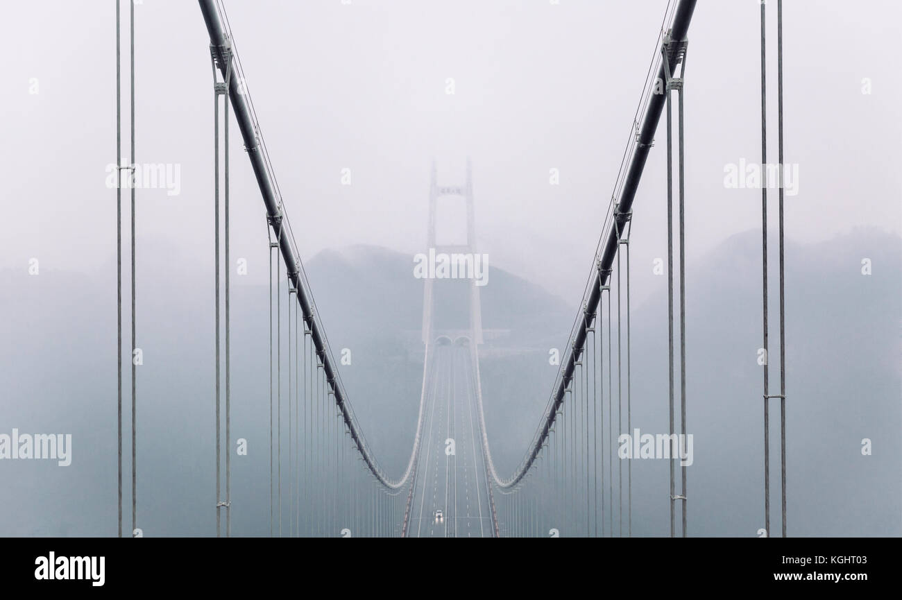 Bridge in Southern China, the worlds highest and longest tunnel to