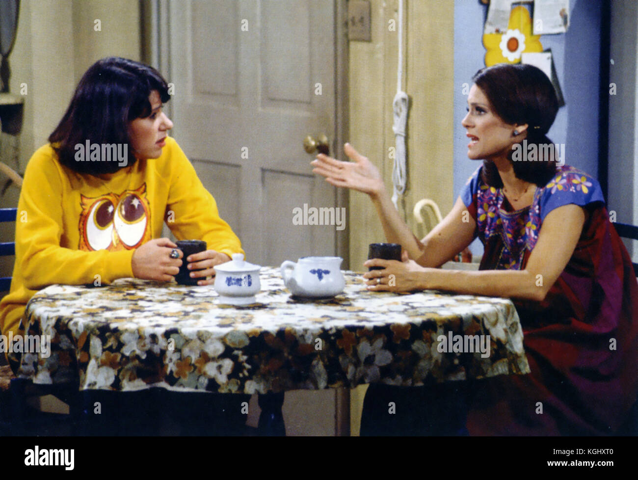 RHODA CBS TV series 1974-1978 with Julie Kavner at left and Valerie Harper Stock Photo