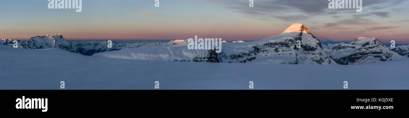 Climber alpine glacier snow hi-res stock photography and images - Alamy