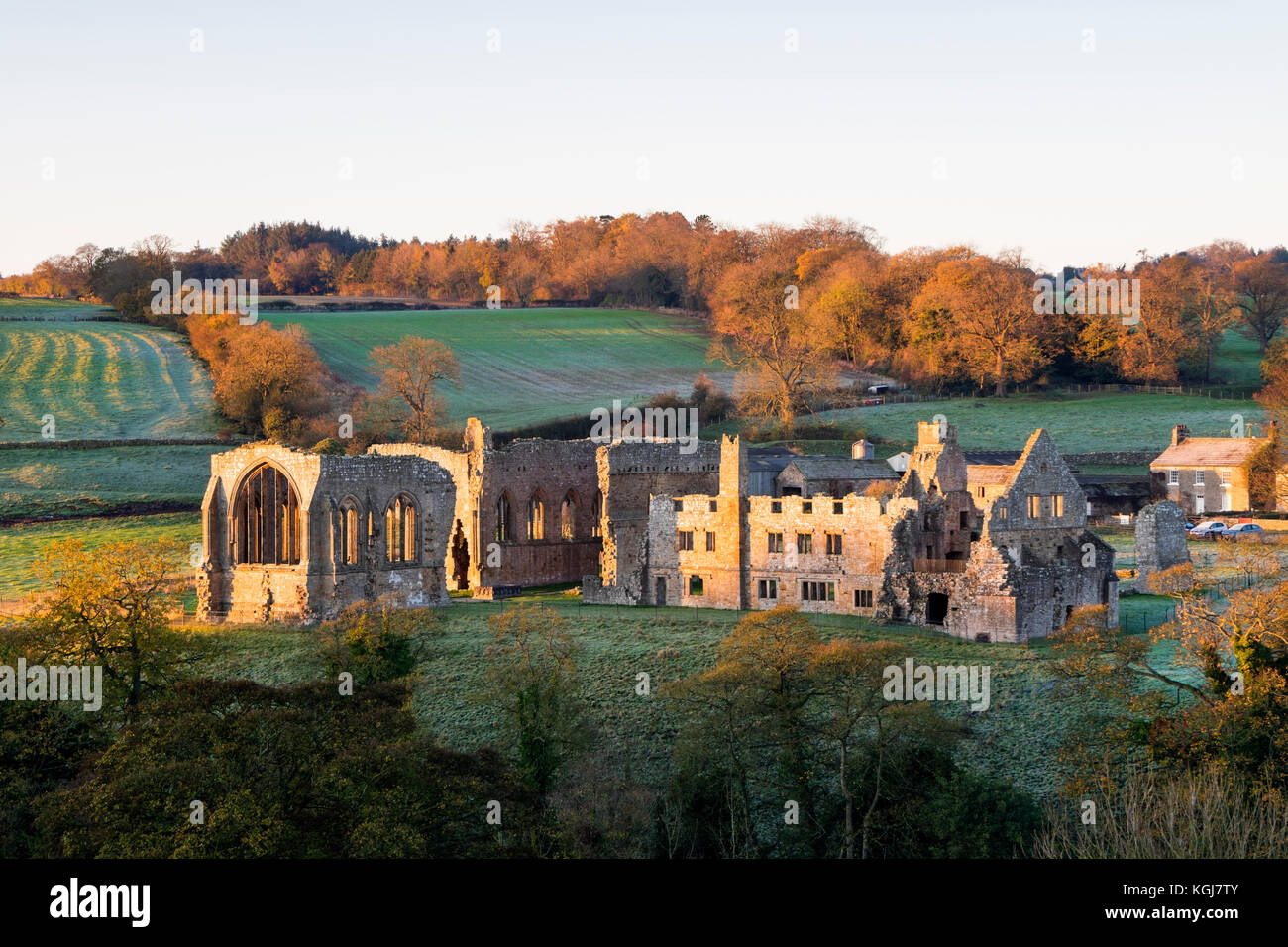 Barnard Castle, Teesdale, County Durham UK. Wednesday 8th November 2017. UK Weather. It was a bright and frosty start to the day as the first rays of the rising sun illuminated the ruins of Egglestone Abbey near Barnard Castle this morning. Credit: David Forster/Alamy Live News Stock Photo