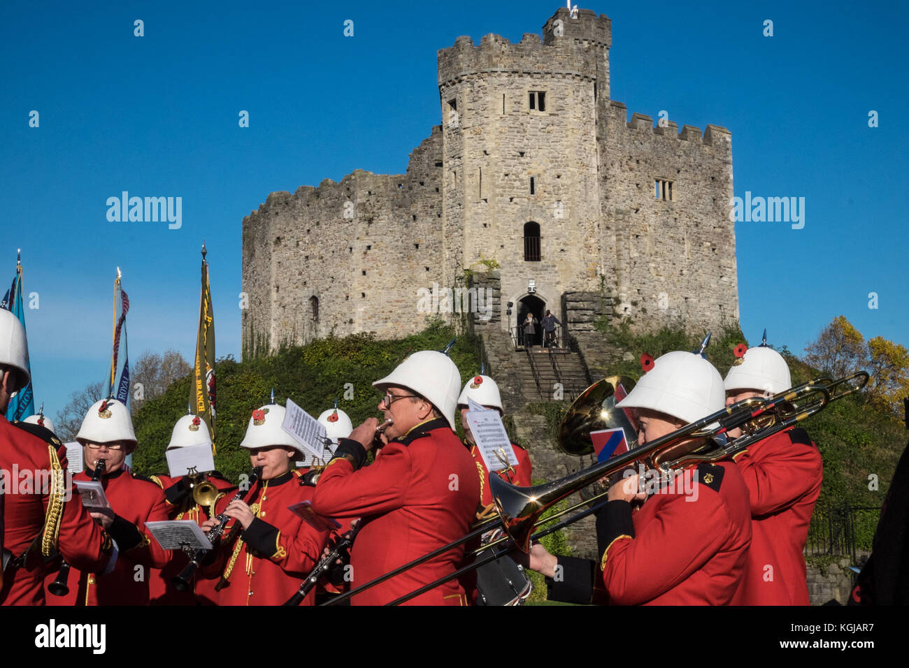 Cardiff, UK. 8th Nov, 2017.The Royal British Legion Field of Remembrance Service held at Cardiff Castle, centre of Cardiff, Wales, UK, on a sunny blue sky but chilly morning.Dignitaries included Secretary of State for Wales, First Minister of Wales, and included dedication and prayers led by The Reverend Canon Stewart Lisk. The official opening of the Cardiff Field of Remembrance took place on Wednesday 8 November at 11am. Credit: Paul Quayle/Alamy Live News Stock Photo