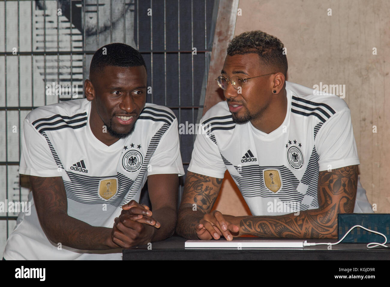 Berlin, Germany . 07th Nov, 2017. v.l. Antonio Ruediger, Jerome Boateng - talking , here to create, home jersey - dfb - presentation for the upcoming 2018 World Cup in Russia - WM 2018, The BASE Berlin, Uferhallen, Foto: Uwe Koch/fotobasis.org Credit: Uwe Koch/Alamy Live News Stock Photo