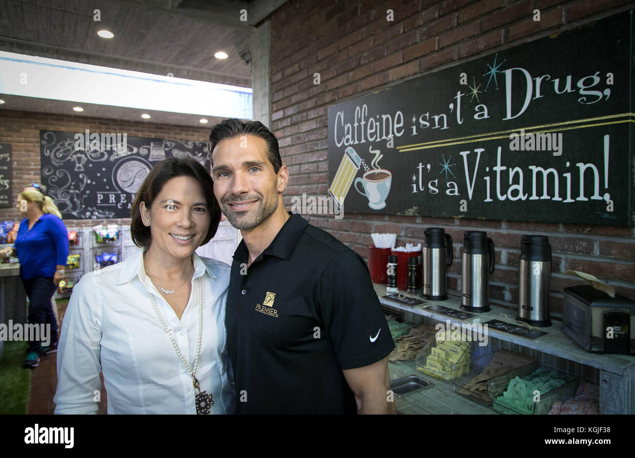 Wellington, Florida, USA. 8th Nov, 2017. Drs. Mariaclara Bago and