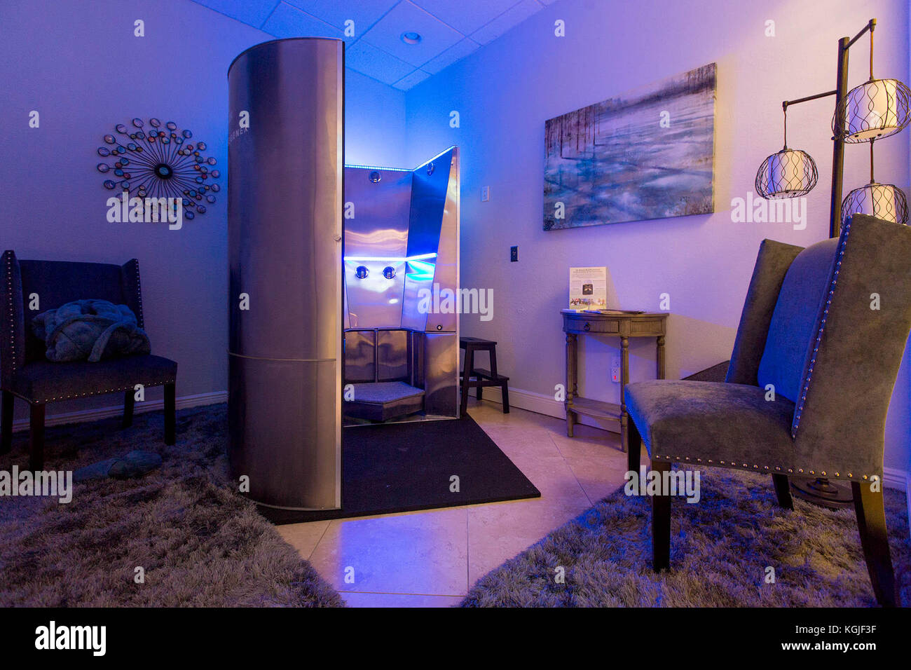 Cryo therapy hires stock photography and images Alamy