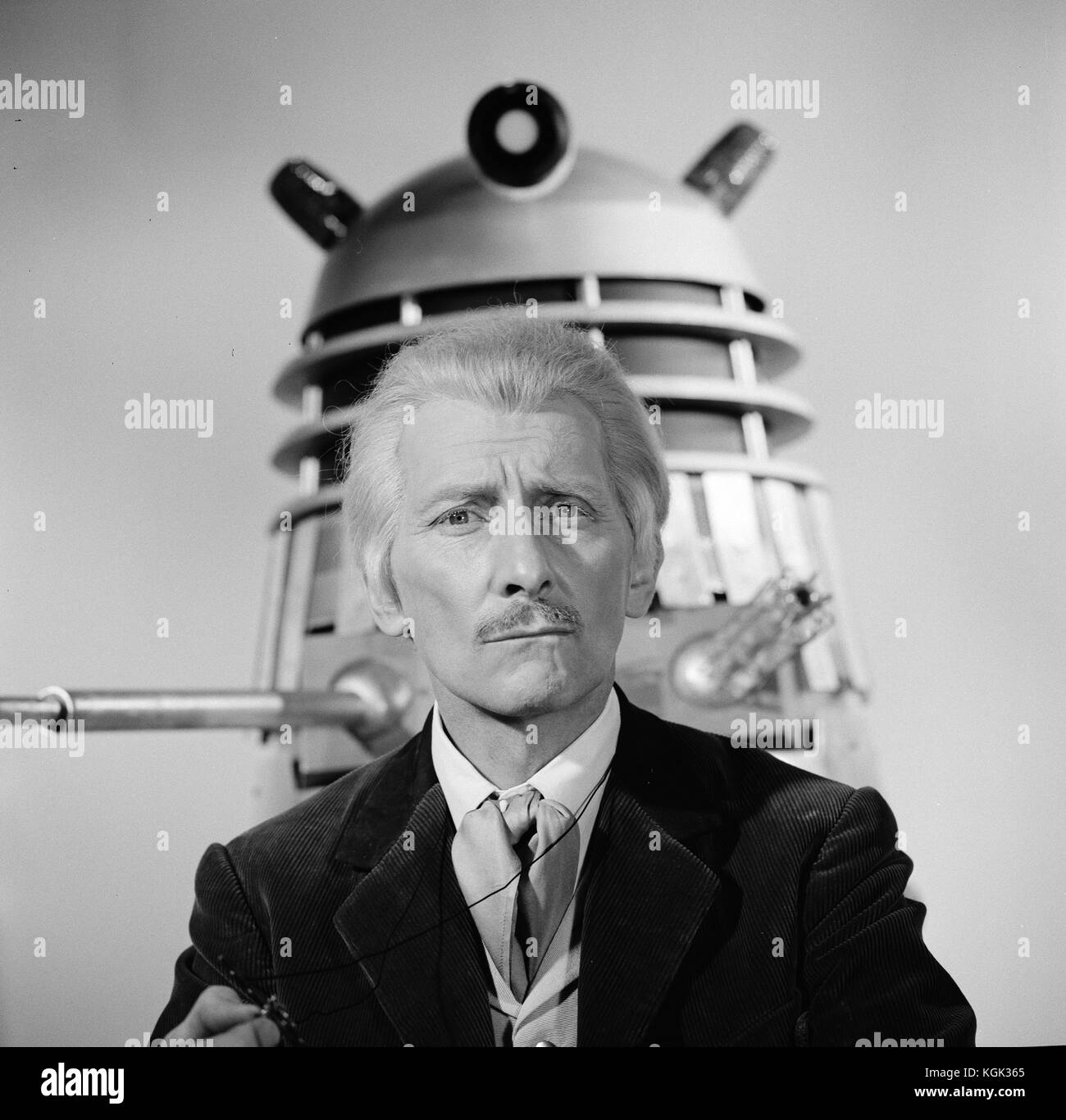 Doctor who peter cushing hi-res stock photography and images - Alamy