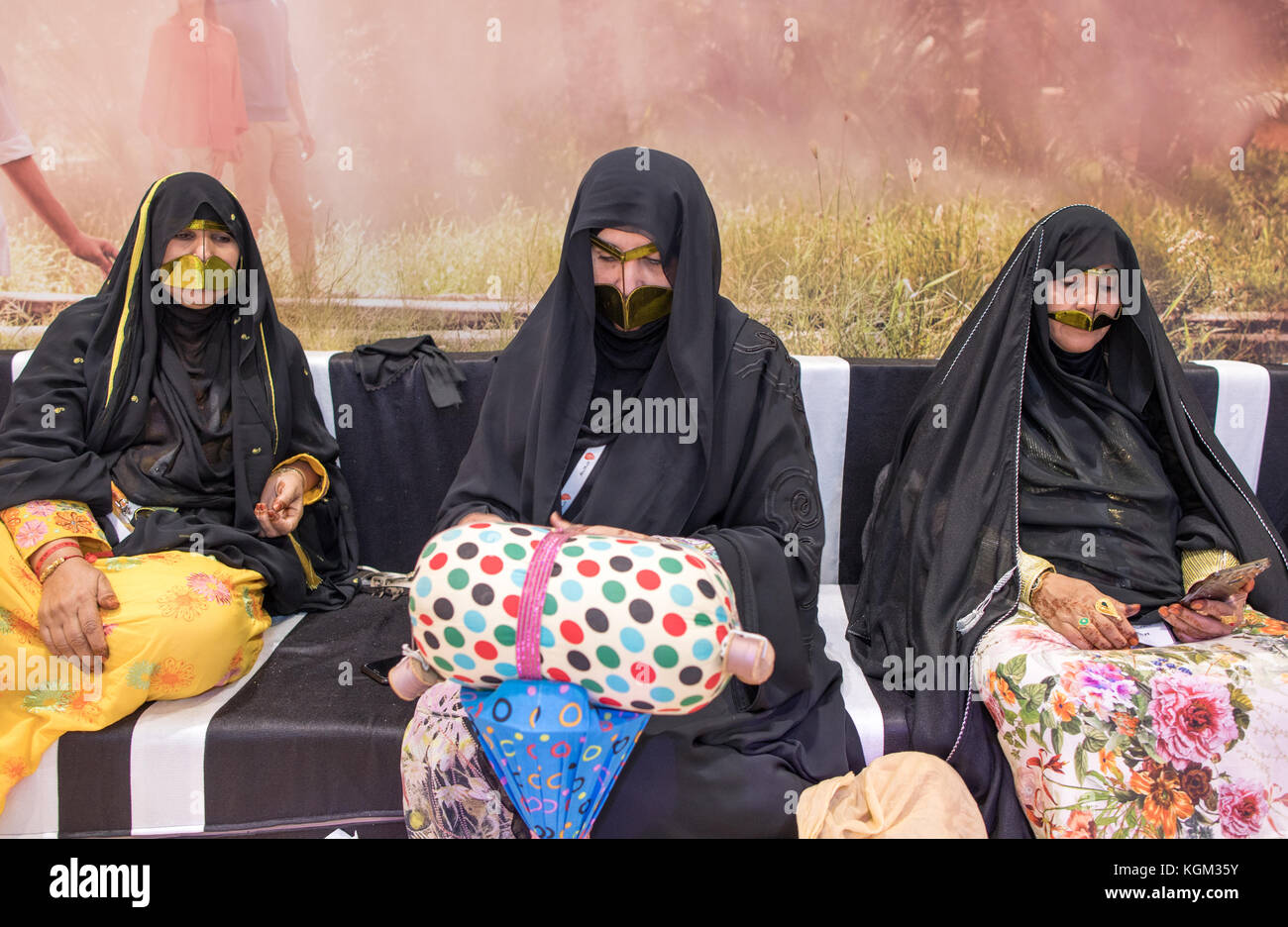 Saudi Women in Traditional Dress London Stock Photo