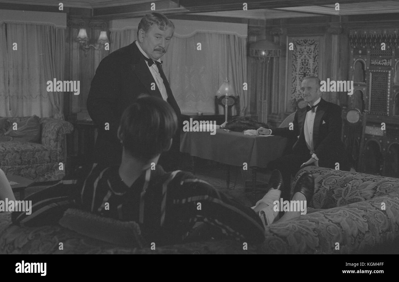 ustinov death on the nile