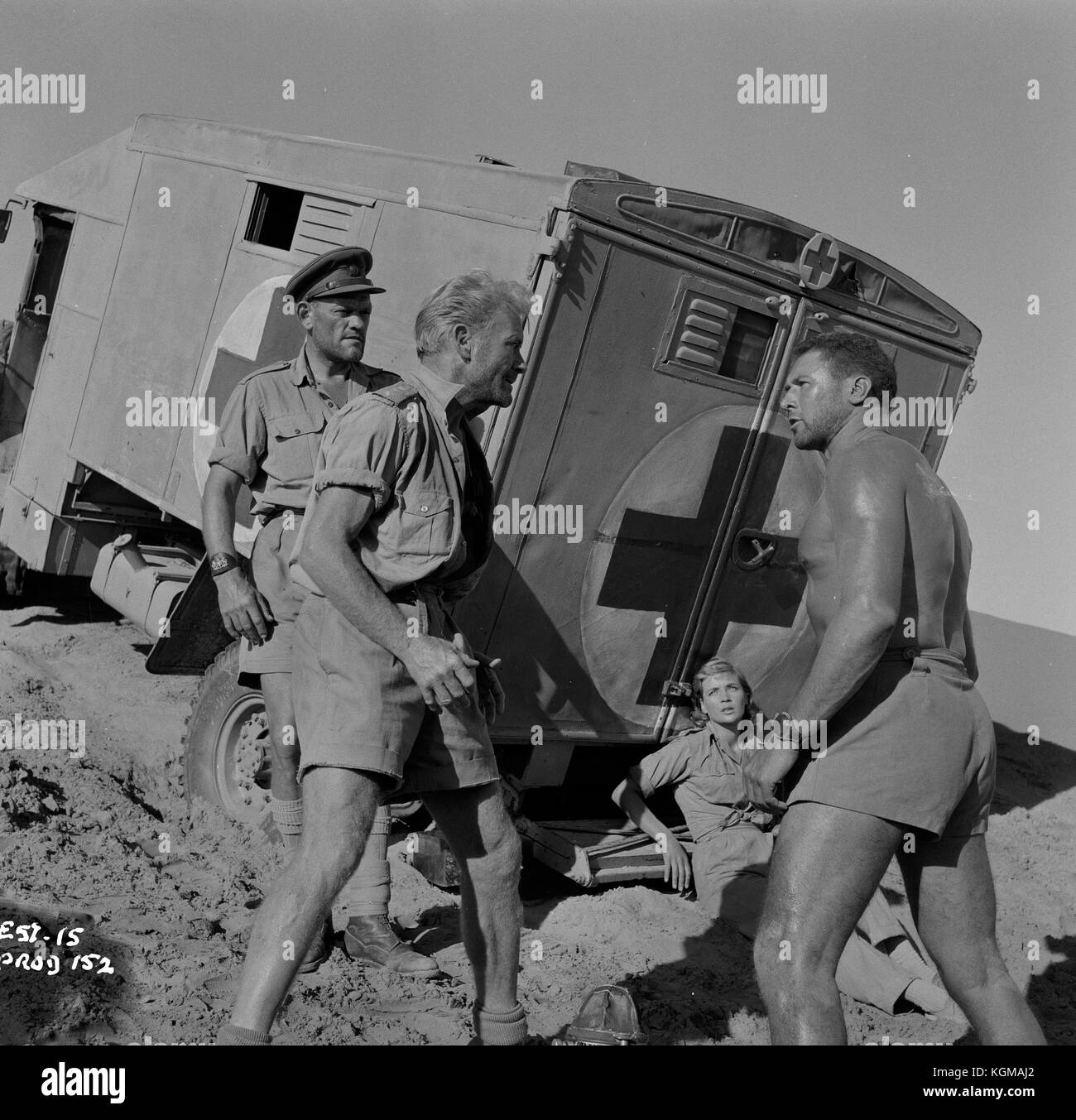 Ice Cold in Alex (1957) John Mills , Anthony Quayle , Harry Andrews     Date: 1957 Stock Photo