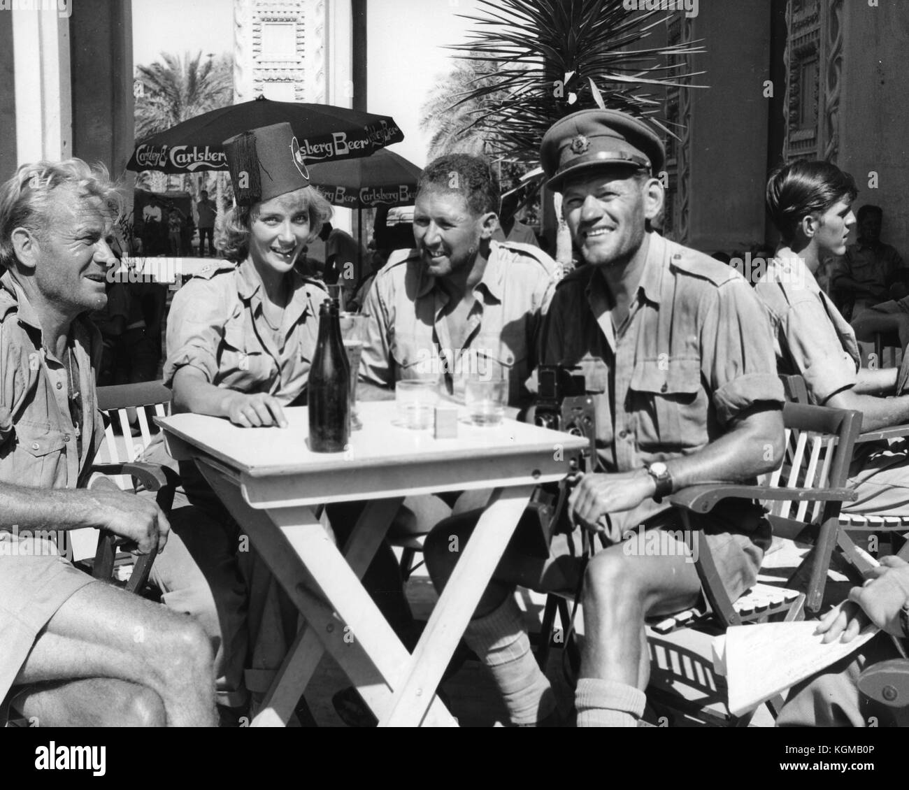 Ice Cold in Alex (1957) John Mills , Anthony Quayle , Sylvia Sims , Harry Andrews     Date: 1957 Stock Photo