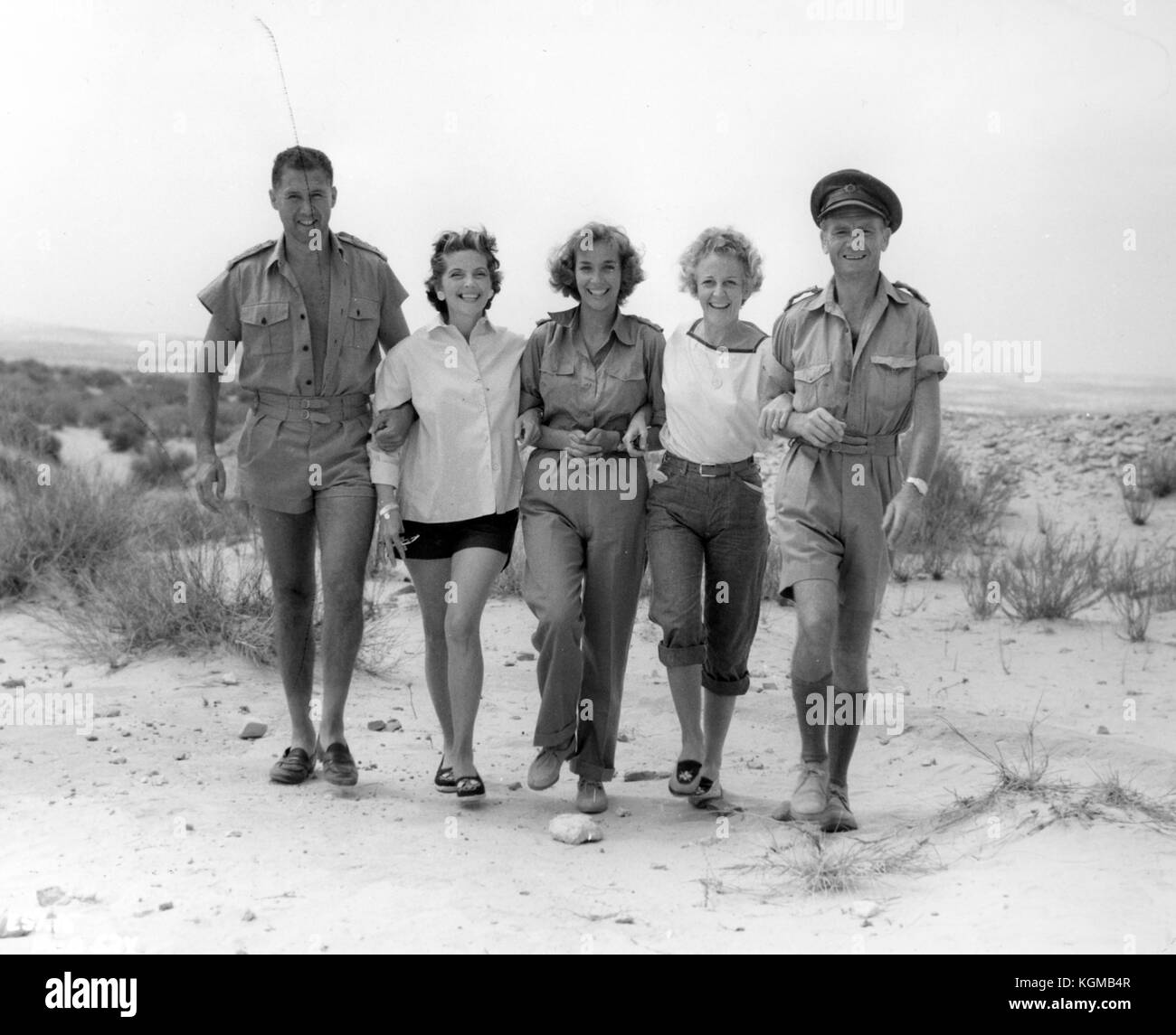 Ice Cold in Alex (1957) John Mills , Sylvia Sims Date: 1957 Stock Photo