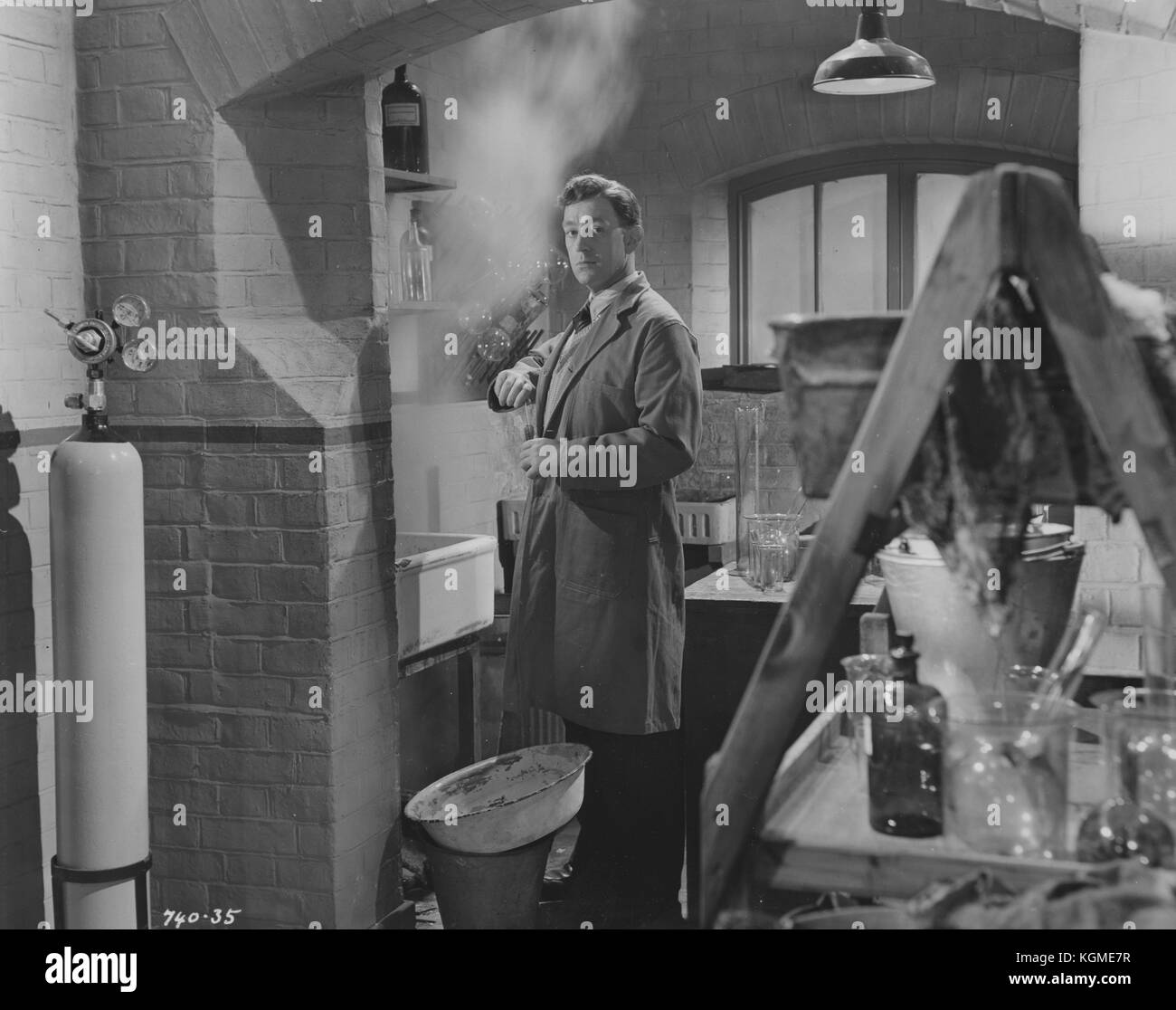 The Man in the White Suit (1951) , Alec Guinness Stock Photo - Alamy