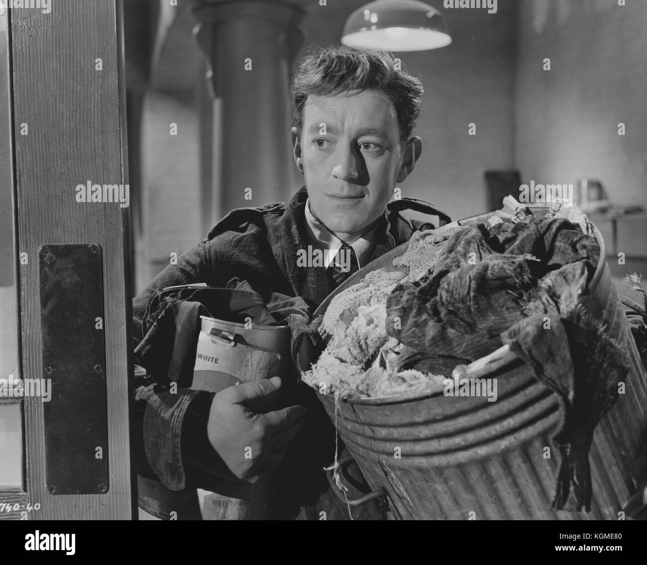 The Man in the White Suit (1951) , Alec Guinness Stock Photo - Alamy