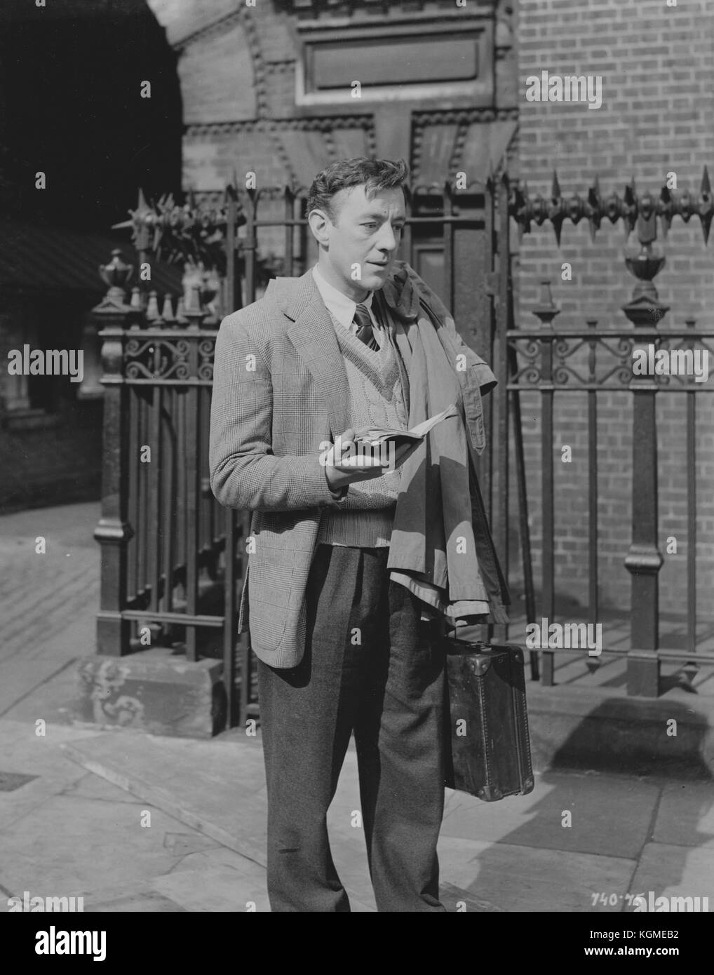 The Man in the White Suit (1951) , Alec Guinness Stock Photo - Alamy
