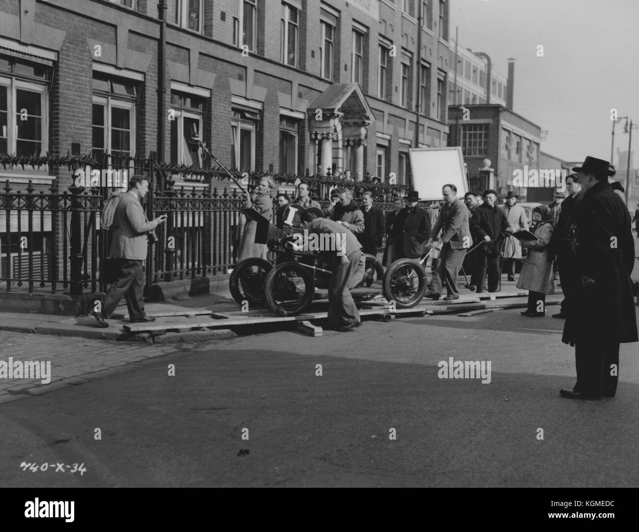 The man in the white suit film still hi-res stock photography and ...