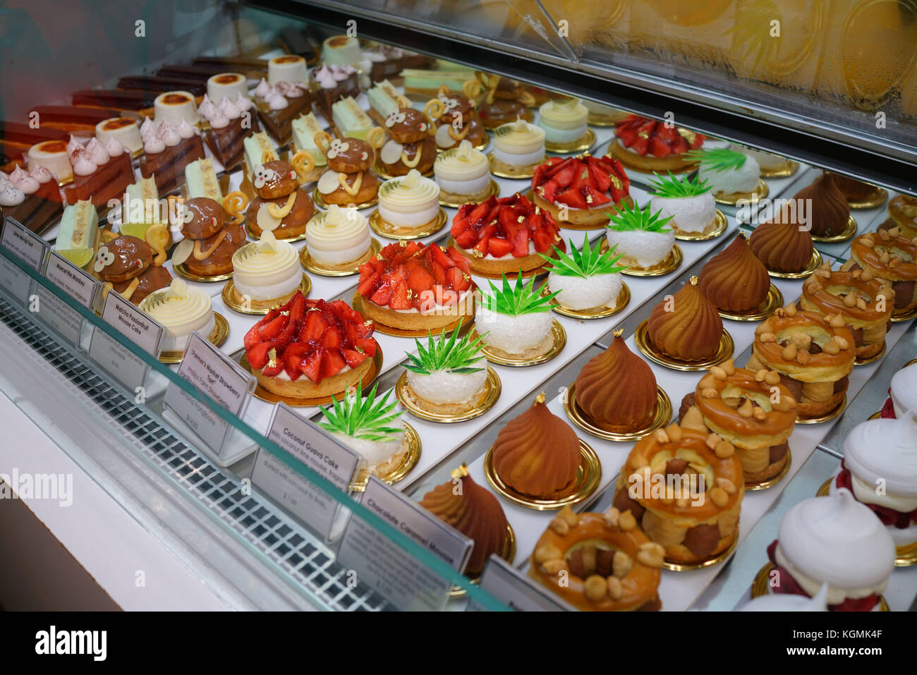 Confectionery shelf hires stock photography and images Alamy