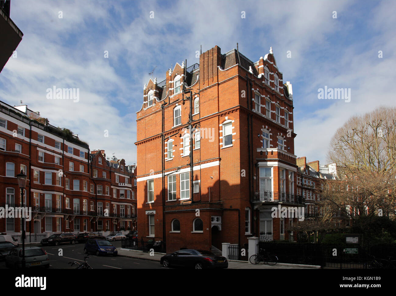 Egerton Gardens, a street in South Kensington, London SW3 Stock Photo Alamy