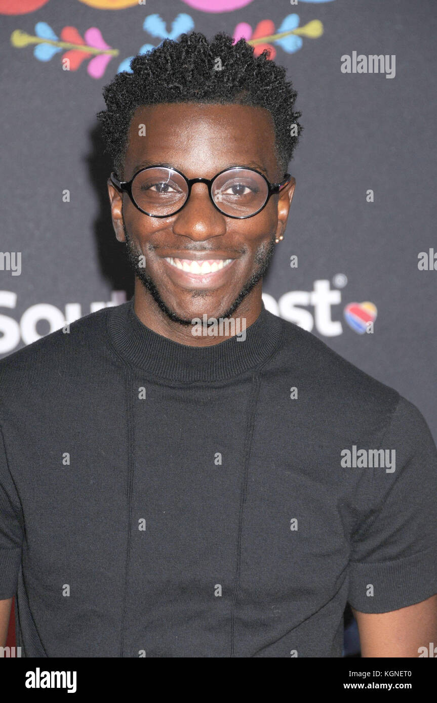 Los Angeles, California, USA. 8th Nov, 2017. November 8th 2017 - Los Angeles, California USA - Actor BERNARD DAVID JONES at The ''Coco'' Premiere held at the El Capitan Theater, Hollywood, Los Angeles CA. Credit: Paul Fenton/ZUMA Wire/Alamy Live News Stock Photo