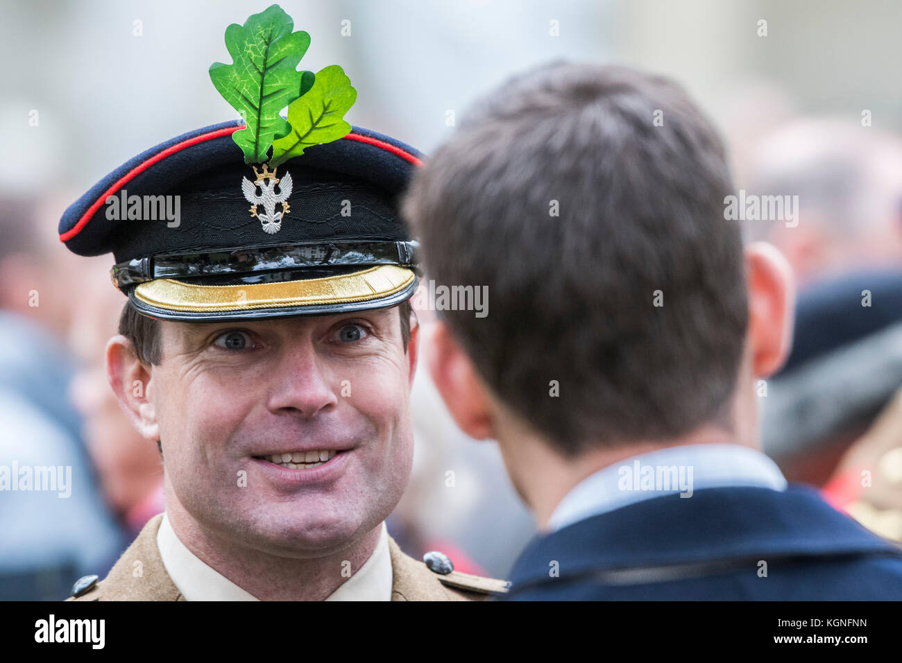Westminster Abbey, London, UK. 9th Nov, 2017. Mercian Regiment members wear oak leaves in their hats when on Royal duty, in commemoration of their role in protecting a King taking refuge in an oak tree - Prince Harry visits the Field of Remembrance at Westminster Abbey and meets the Dean of Westminster, the President of The Poppy Factory and the National President of The Royal British Legion. He laid a Cross of Remembrance in front of wooden crosses from the Graves of Unknown British Soldiers. After the ‘Last Post' and a two minutes' silence he met veterans. Credit: Guy Bell/Alamy Live News Stock Photo
