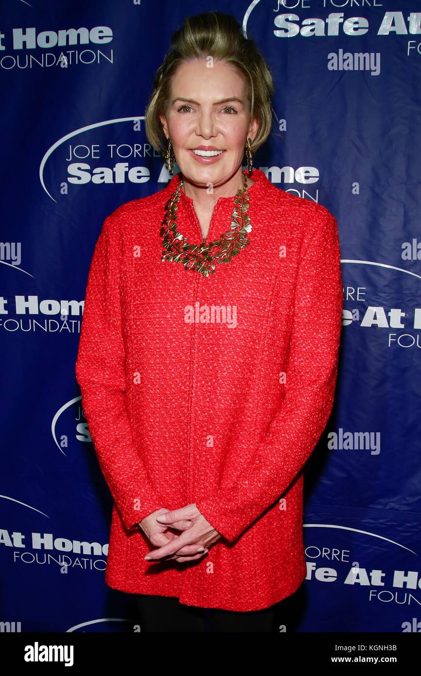 Lesley Visser at arrivals for Joe Torre Safe At Home Foundation’s 15th Annual Celebrity Gala, Cipriani 25 Broadway, New York, NY November 8, 2017. Photo By: Jason Mendez/Everett Collection Stock Photo