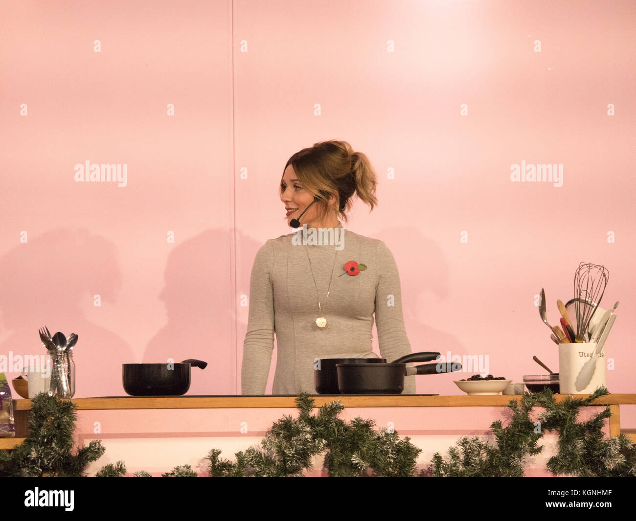 Manchester, UK. 9th Nov, 2017. Candice Brown, the winner of The Great British bake Off performing a baking demonstration at the Cake and Bake show in Manchester. She has just been announced as a contestant on the new series of dancing on Ice. Credit: Chris Rogers/Alamy Live News Stock Photo