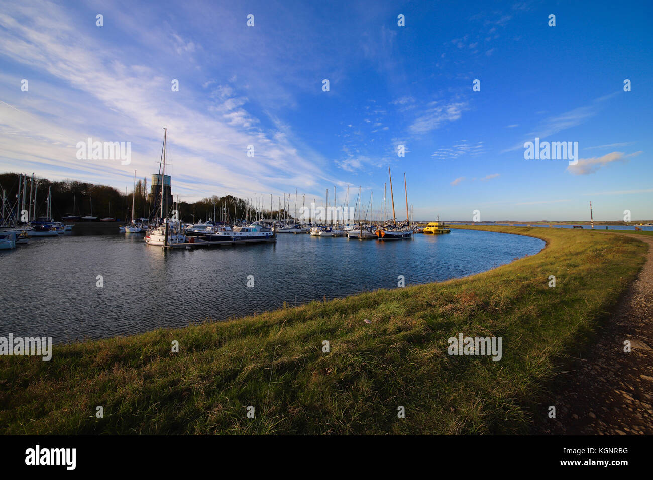 Suffolk. 10th Nov, 2017. UK Weather A bright sunny autumn afternoon