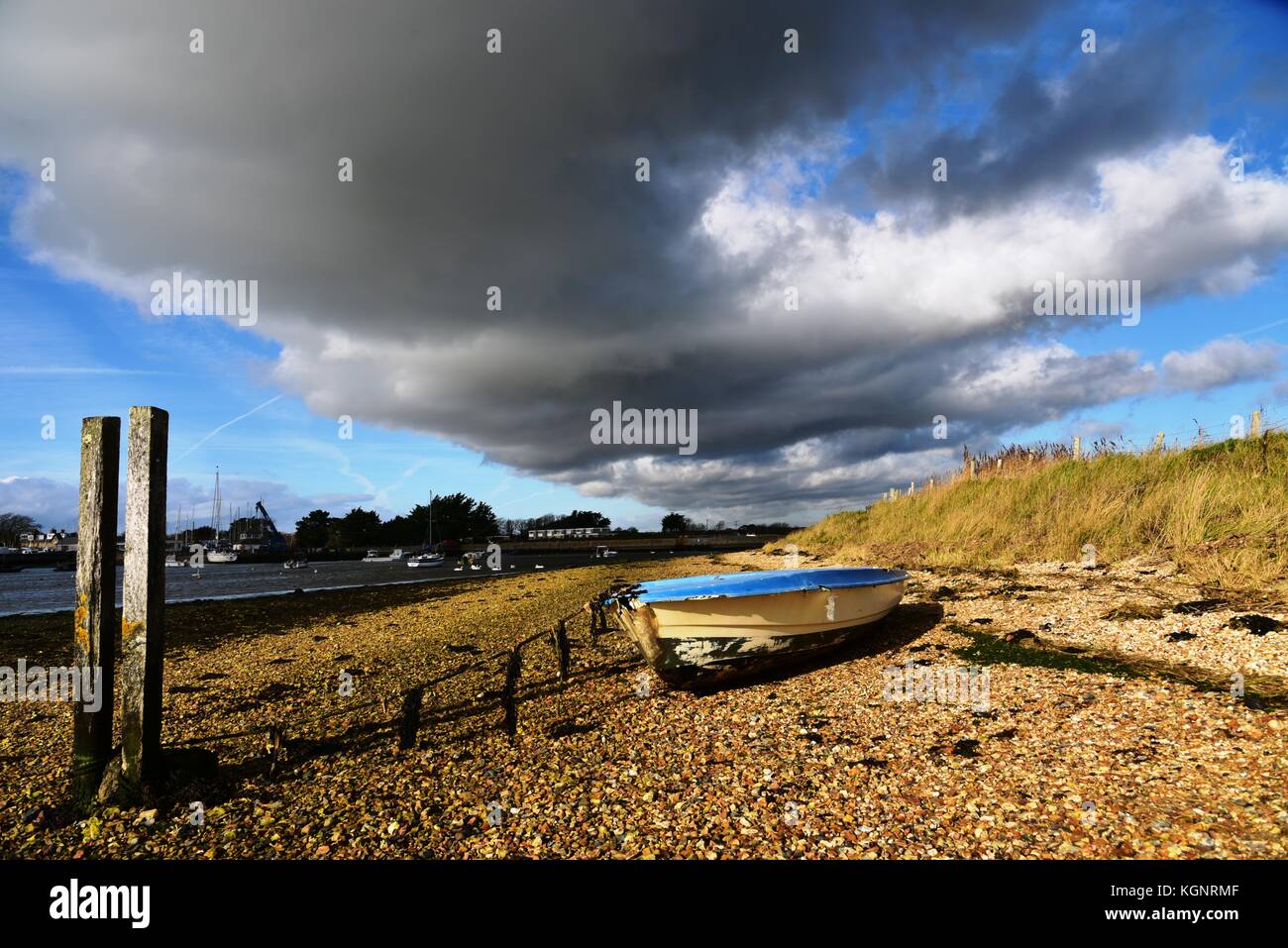 Hampshire. 10th Nov, 2017. UK Weather. Lymington and Keyhaven Marshes