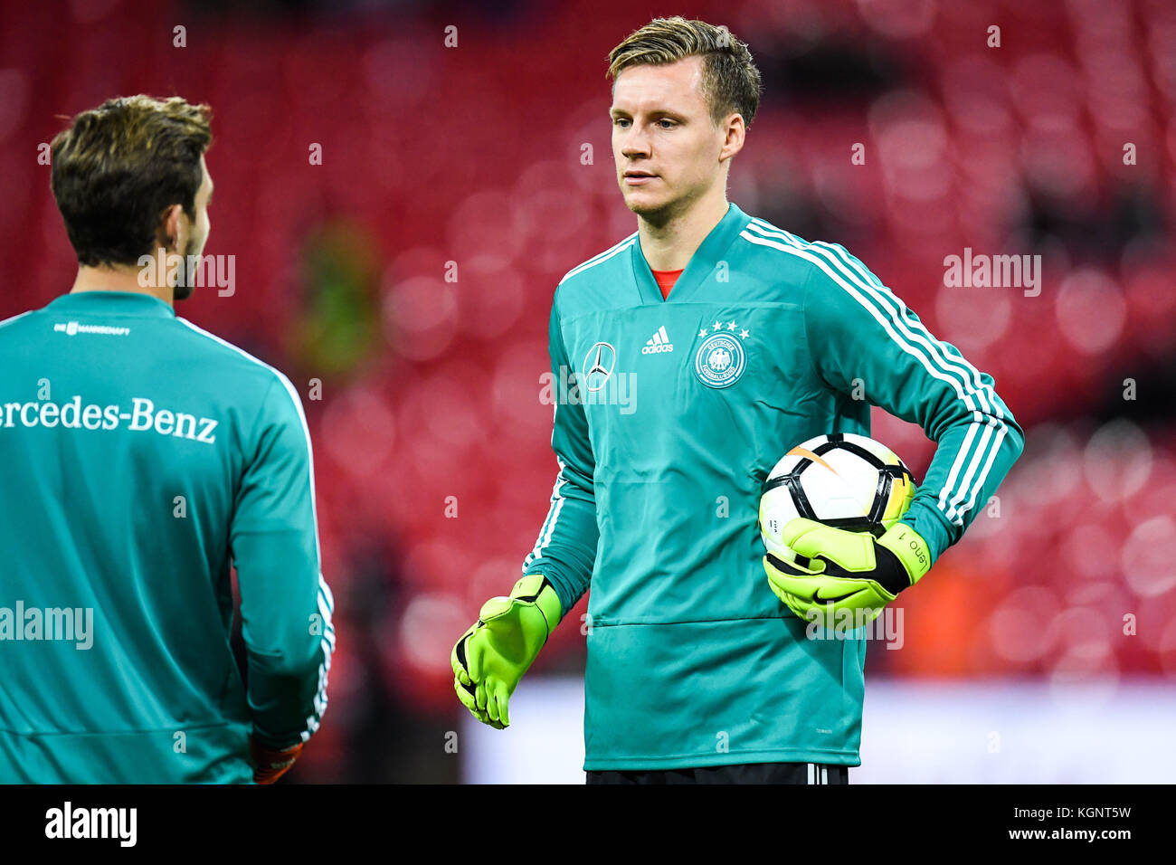 goalwart Bernd Leno (Germany) with Ball von Nike GES/ Fussball/  Freundschaftsspiel: England - Germany, 10.11.2017 Football/Soccer: Friendly  match: England vs Germany, London, November 10, 2017 |usage worldwide Stock  Photo - Alamy