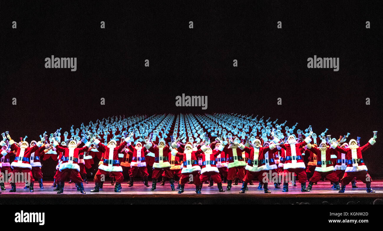 Santa Performance New York, USA, 10 Nov 2017. Santa Claus dance during the opening day of ...