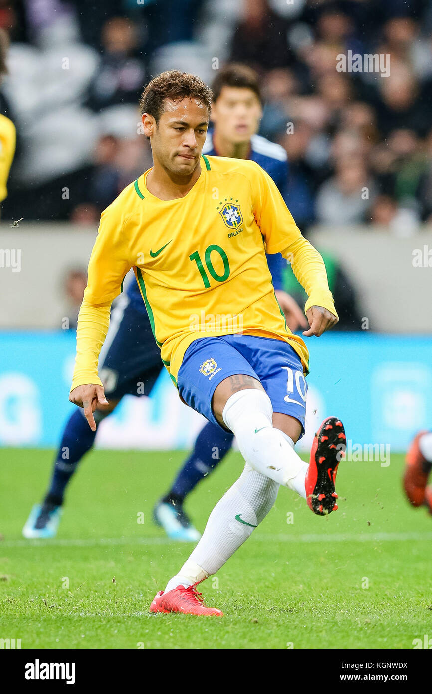 Lille, France. 10th Nov, 2017. Neymar (BRA) Football/Soccer : Neymar of Brazil scores a penalty goal to make it 1-0 during the International friendly match between Japan and Brazil at Stade Pierre-Mauroy in Lille, France . Credit: AFLO/Alamy Live News Stock Photo