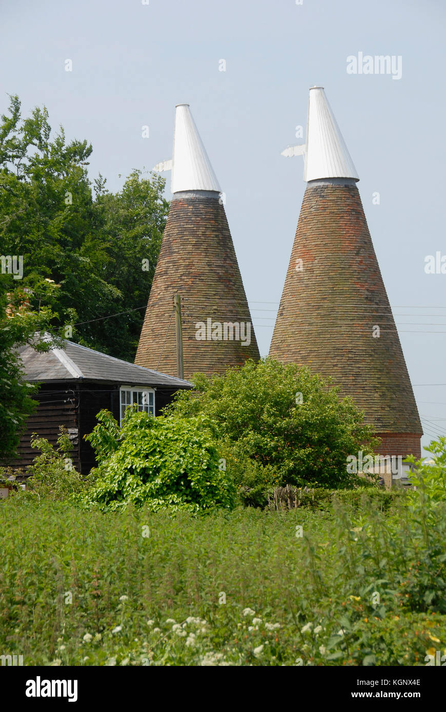 Traditional kentish oast house hires stock photography and images Alamy