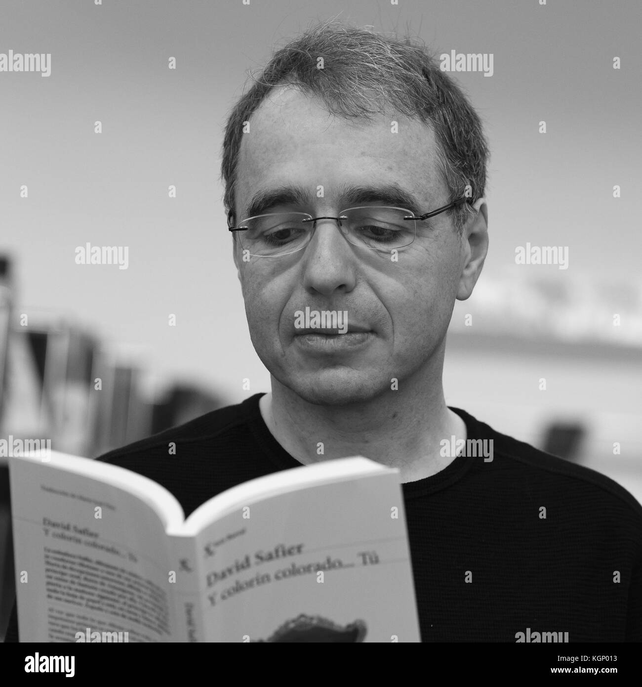 German writer David Safier poses during the presentation of his latest novel 'Y Colorin colorado... Tu' (trans: And all lived happily ever after... You) in Madrid, Spain.  Featuring: David Safier Where: Madrid, Community of Madrid, Spain When: 09 Oct 2017 Credit: Oscar Gonzalez/WENN.com Stock Photo