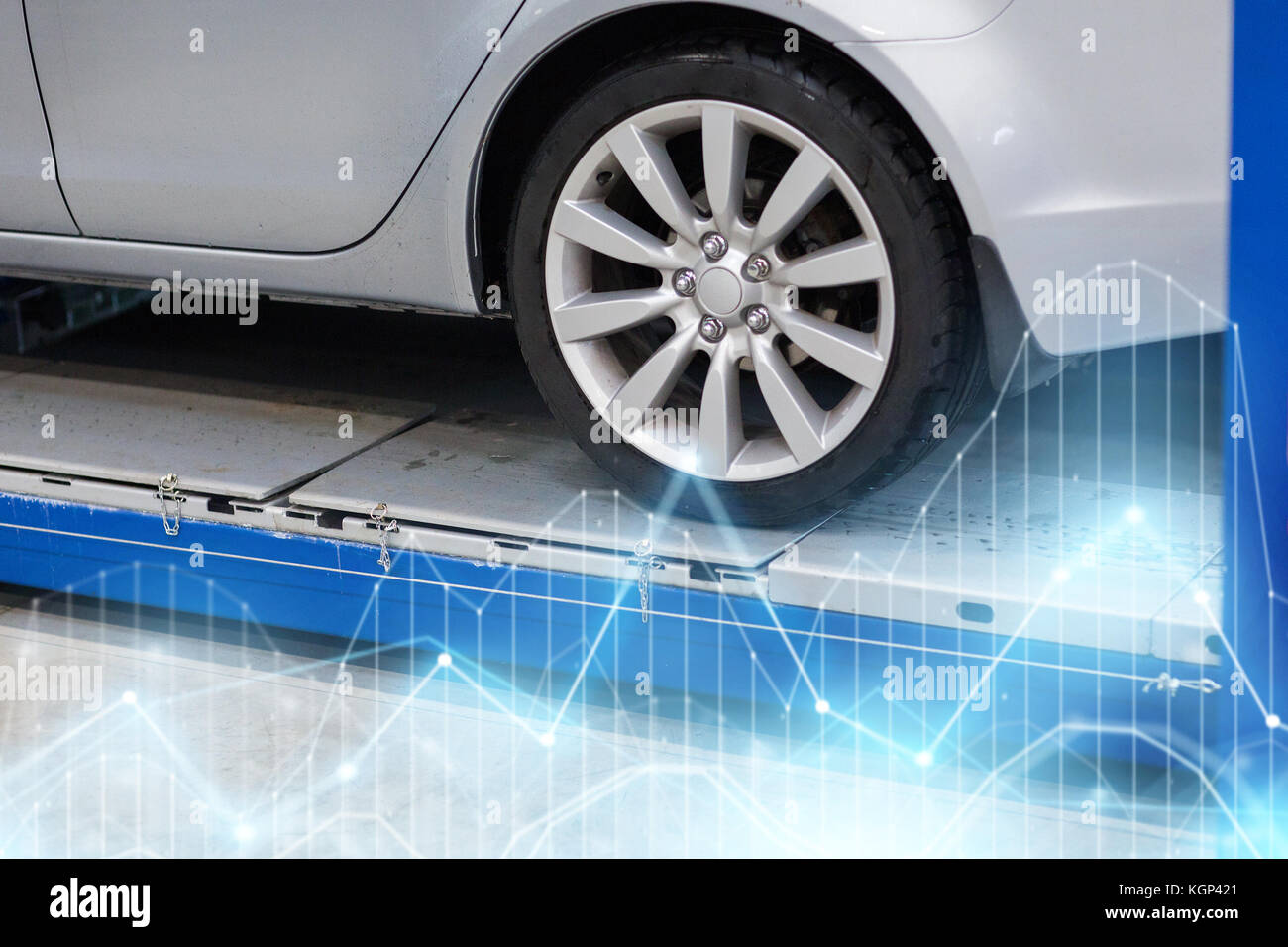 Car lift shop hi-res stock photography and images - Alamy