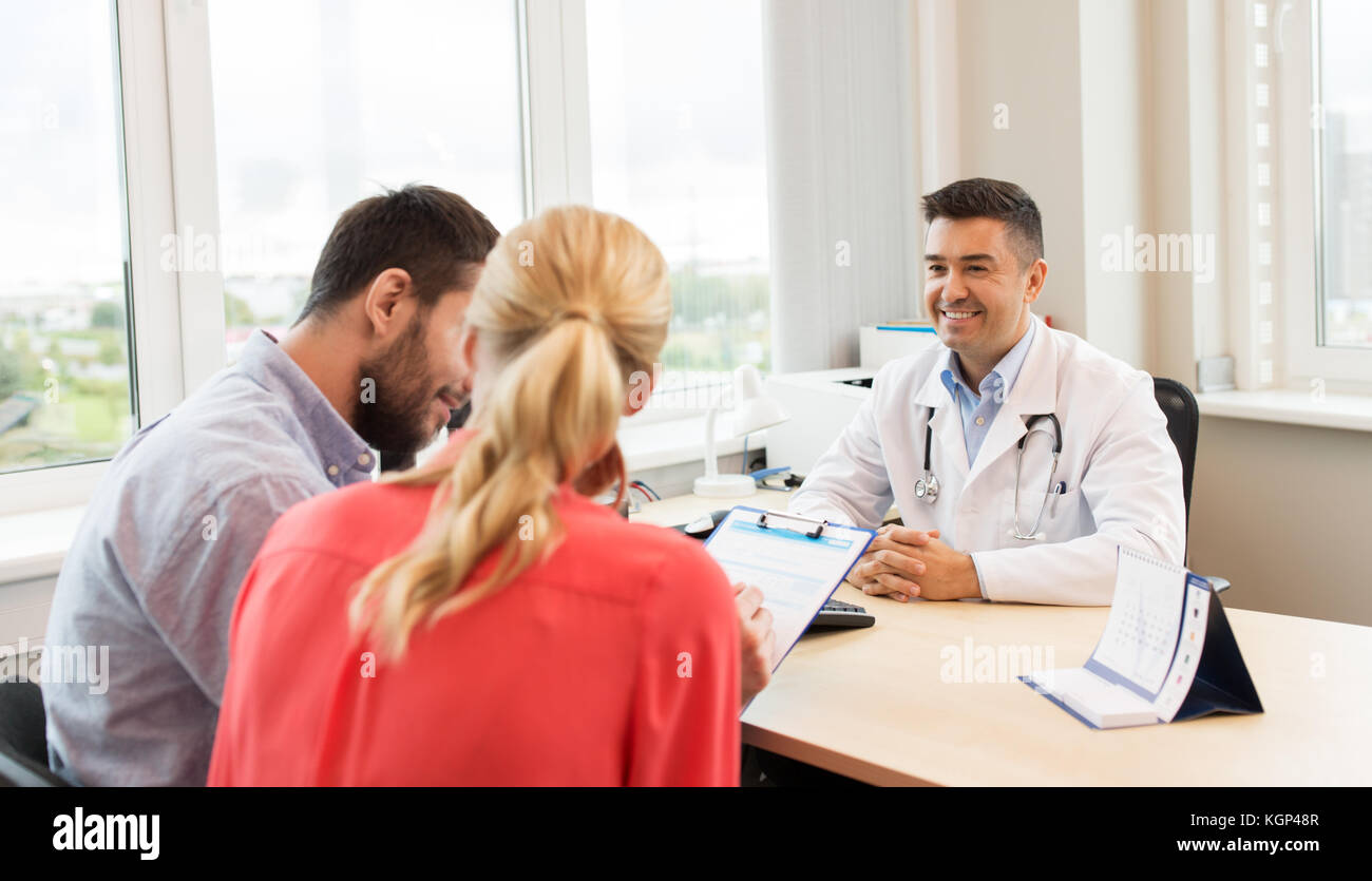 Doctor couple hi-res stock photography and images - Alamy