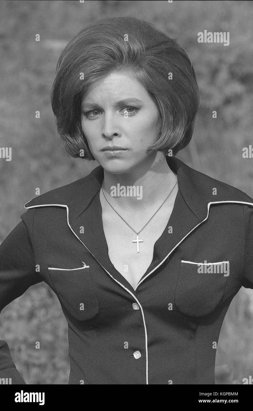 The Man Who Fell To Earth 1976 Candy Clark Stock Photo Alamy
