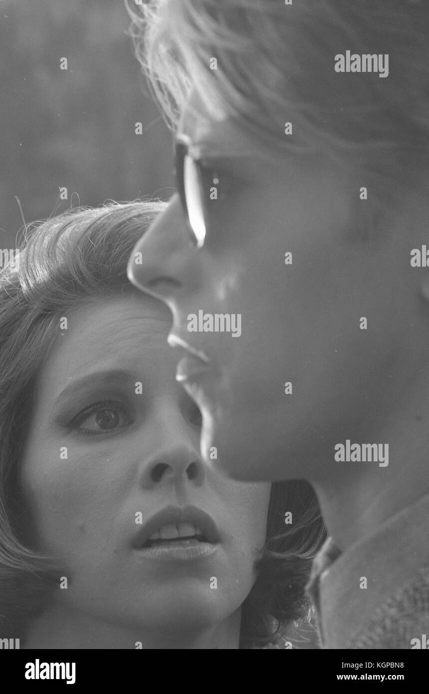The Man who Fell to Earth (1976) , David Bowie , Candy Clark Stock