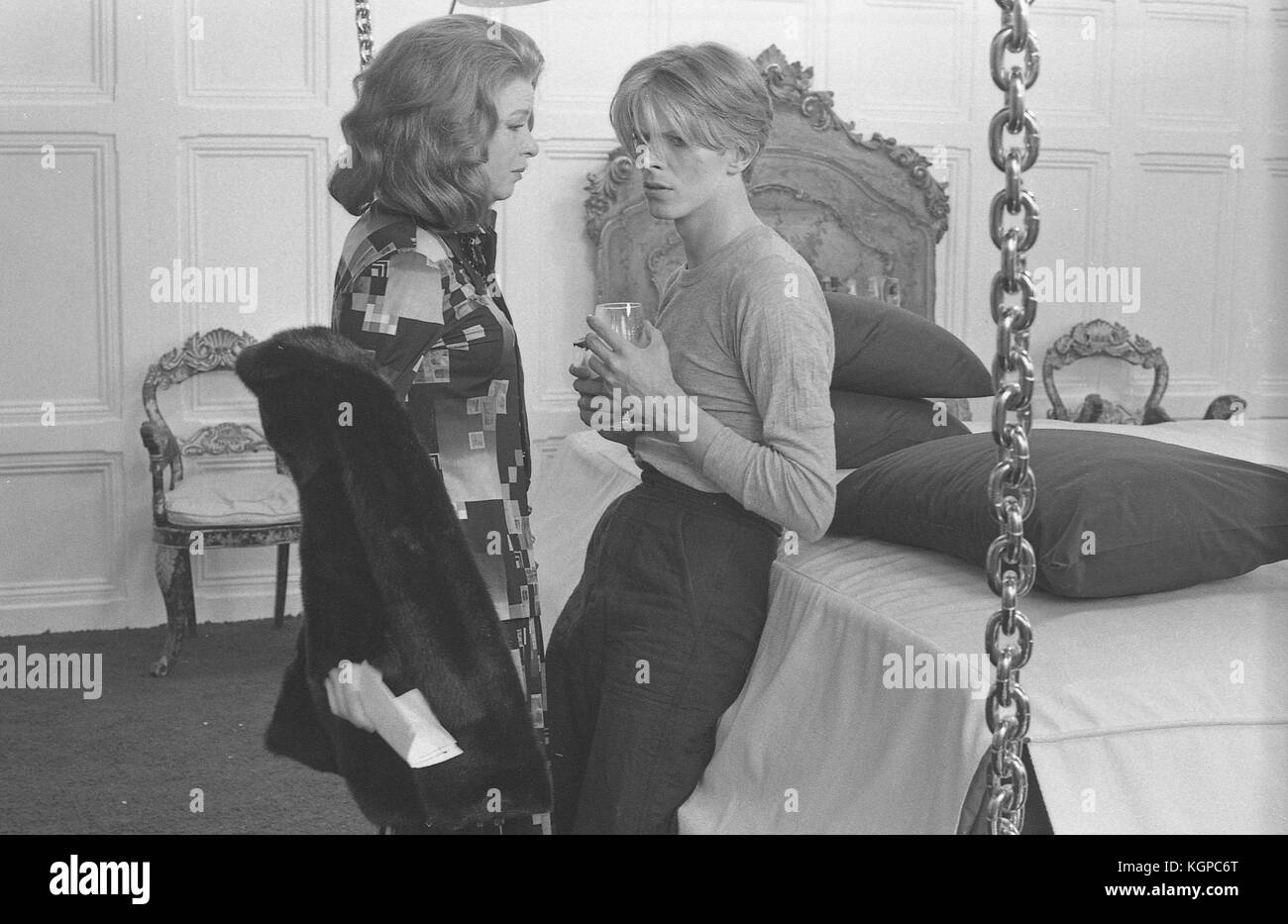 The Man who Fell to Earth (1976) , David Bowie , Candy Clark Stock