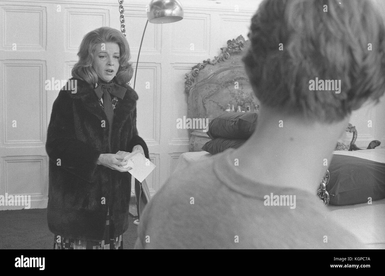 The Man who Fell to Earth (1976) , Candy Clark Stock Photo Alamy