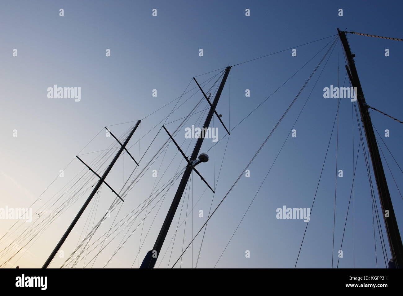 Mast ship hi-res stock photography and images - Alamy