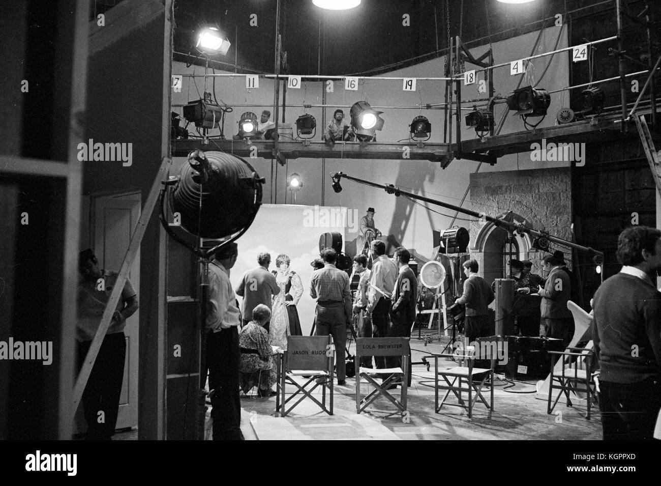 The Mirror Crack'd (1980) Date 1980 Stock Photo Alamy