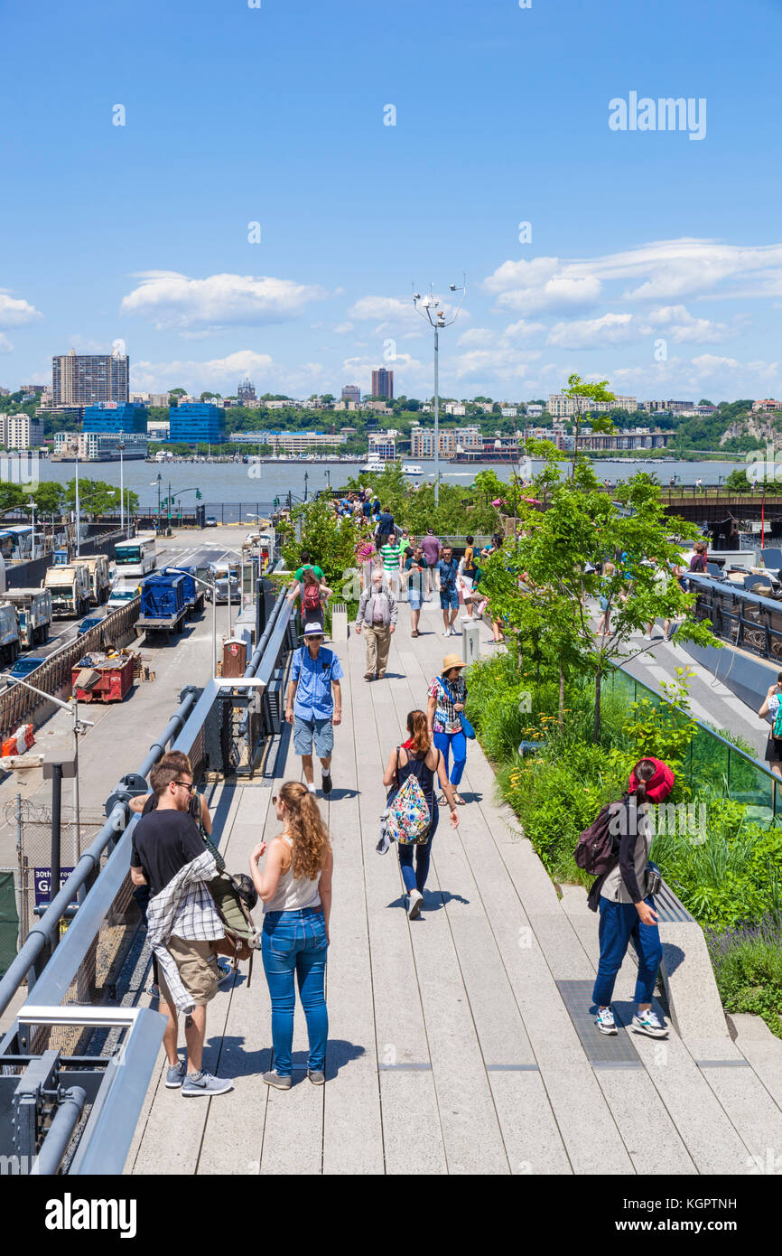 New york usa new york the high line new york urban park formed from an abandoned elevated rail line in Chelsea lower Manhattan New york city HIGHLINE Stock Photo
