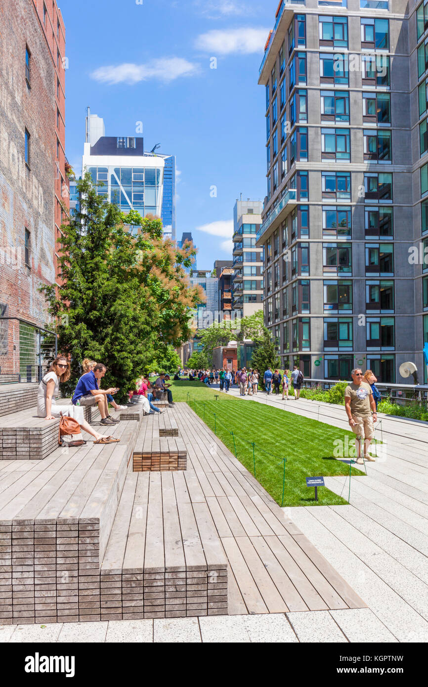 New york usa new york the high line new york urban park formed from an abandoned elevated rail line in Chelsea lower Manhattan New york city HIGHLINE Stock Photo