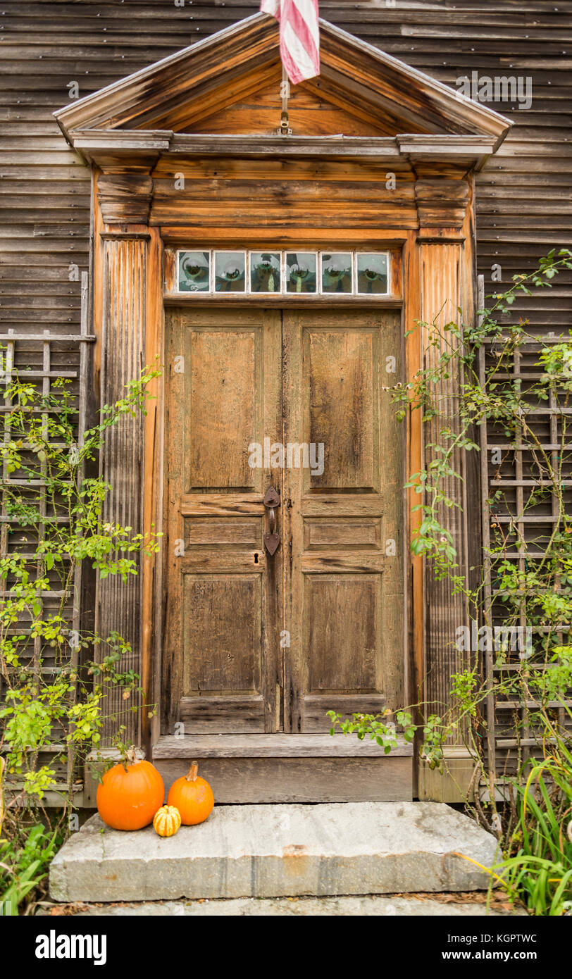 Typical new england hi-res stock photography and images - Alamy