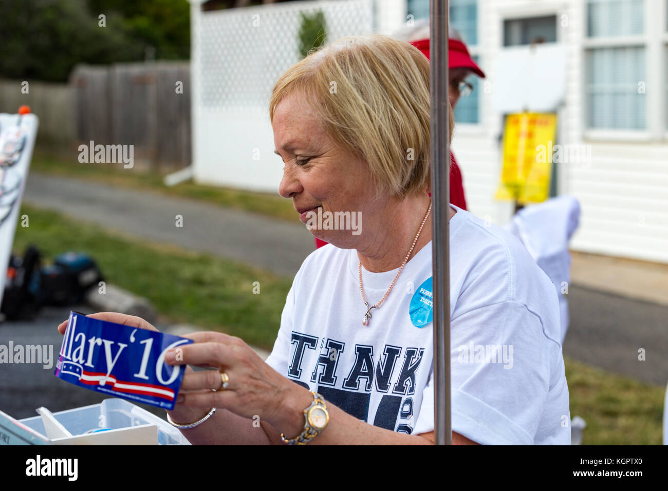 Hillary clinton for president sticker hi-res stock photography and images -  Alamy, image size:1300x956