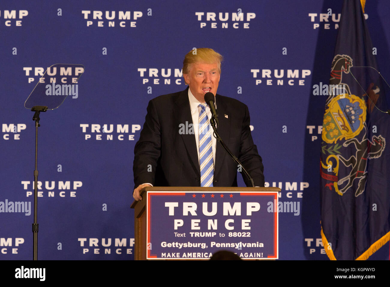 Mechanicsburg, PA – August 1, 2016: Presidential candidate Donald J Trump speaking to a crowd of supporters at a political rally. Stock Photo