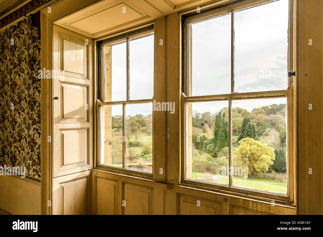 Victorian window frame hires stock photography and images Alamy
